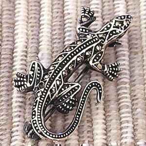 Sterling silver gecko pin